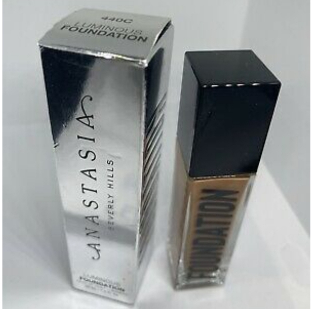 Anastasia Beverly Hills Luminous Foundation